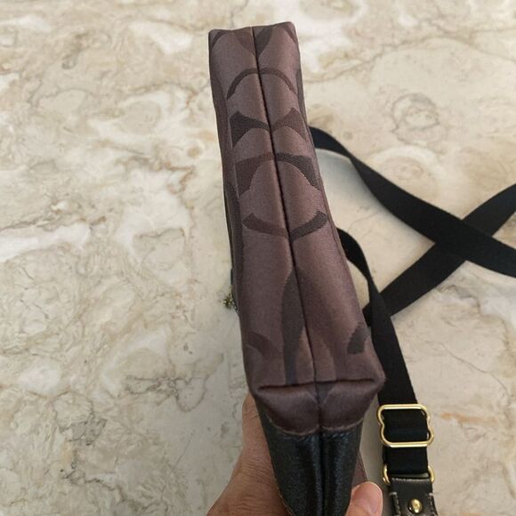 Coach Black/Aubergine Brown Signature Canvas Swingpack Adjustable Crossbody Bag - Picture 11 of 17